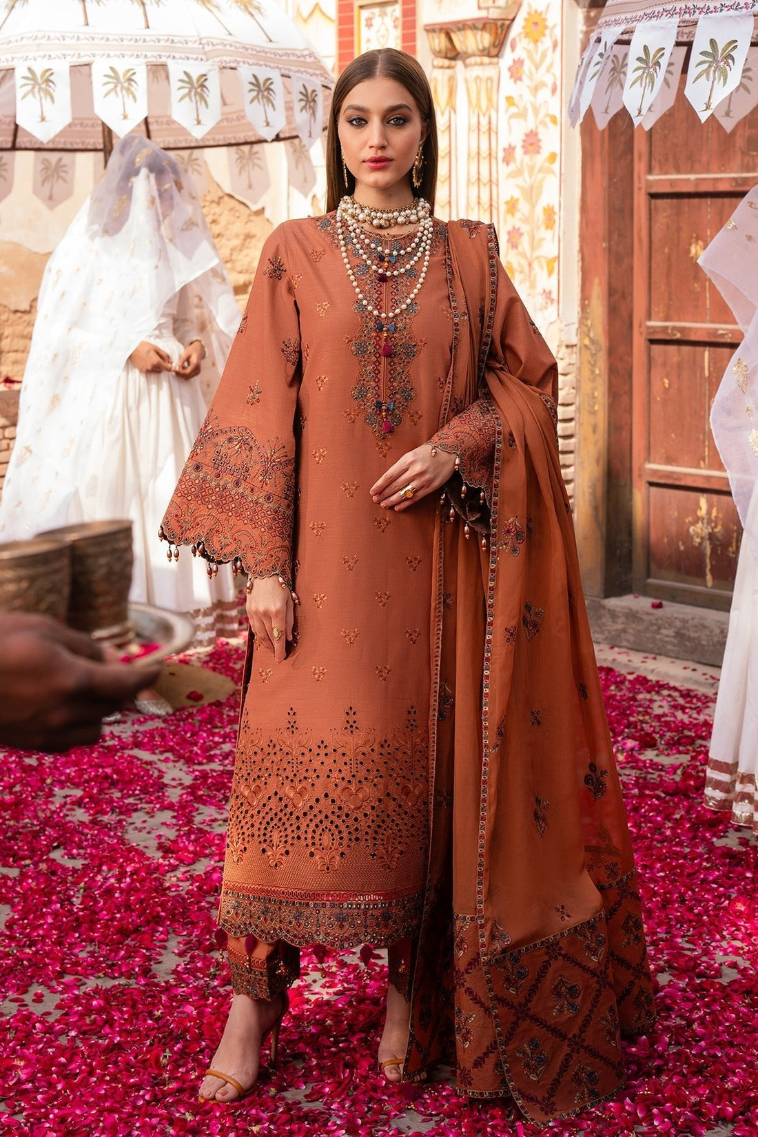 Alizeh | Rawayat Luxury Lawn 24 | Manat by Alizeh - Designer Dress - Type: Ladies Clothes - Available at Libayah - 100% Original