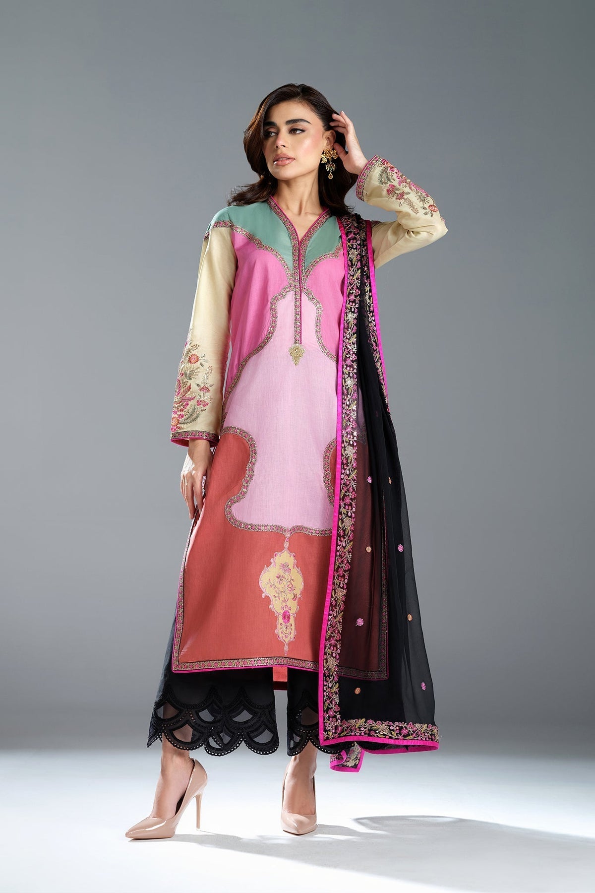 Fahad Hussayn | Pehra Luxury Pret 24 | ANTARI by Fahad Hussayn - Designer Dress - Type: Ladies Clothes - Available at Libayah - 100% Original