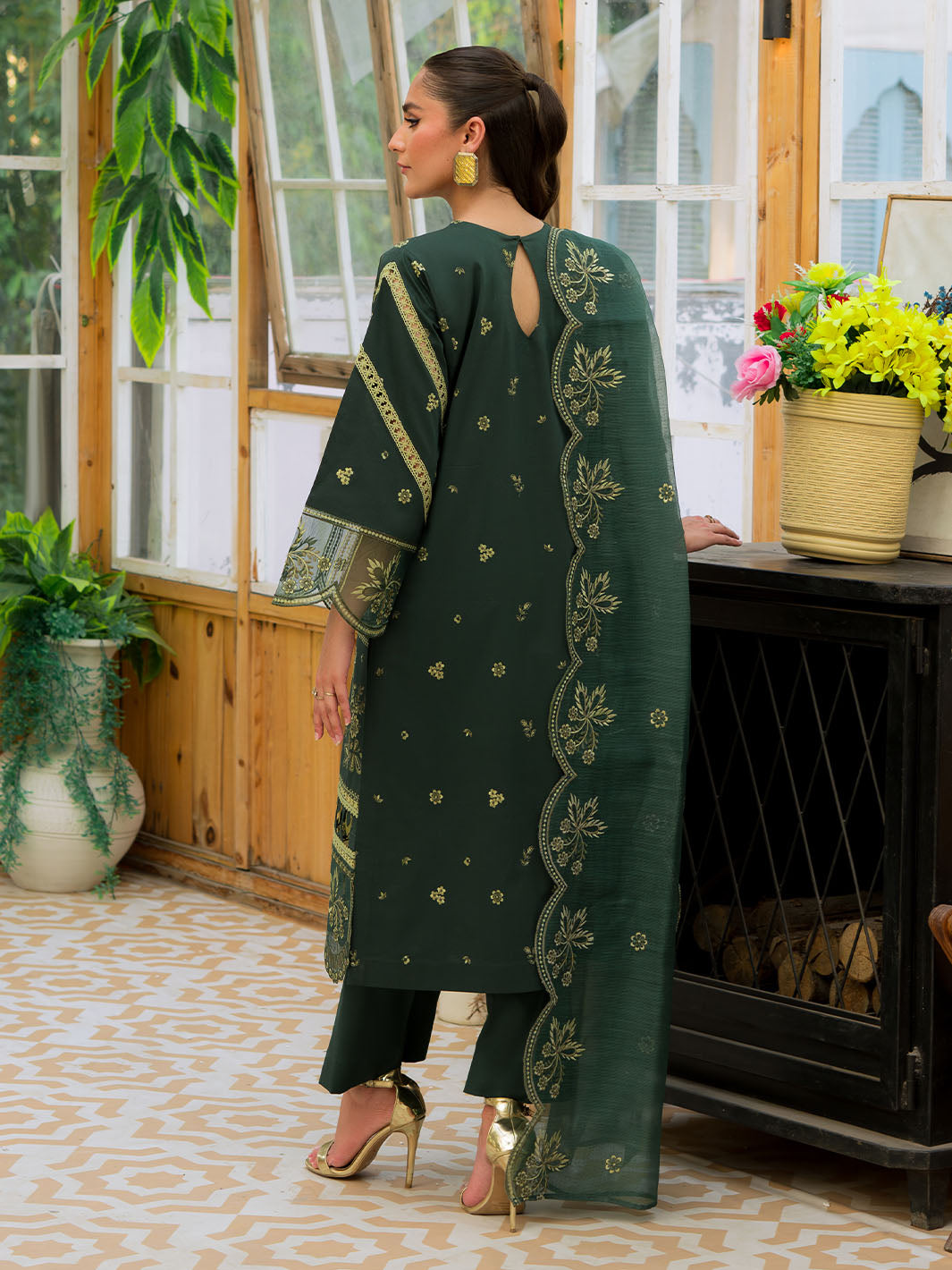 Mahnur | Bella Lawn 24 | BL - 06 by Mahnur - Designer Dress - Type: Ladies Clothes - Available at Libayah - 100% Original