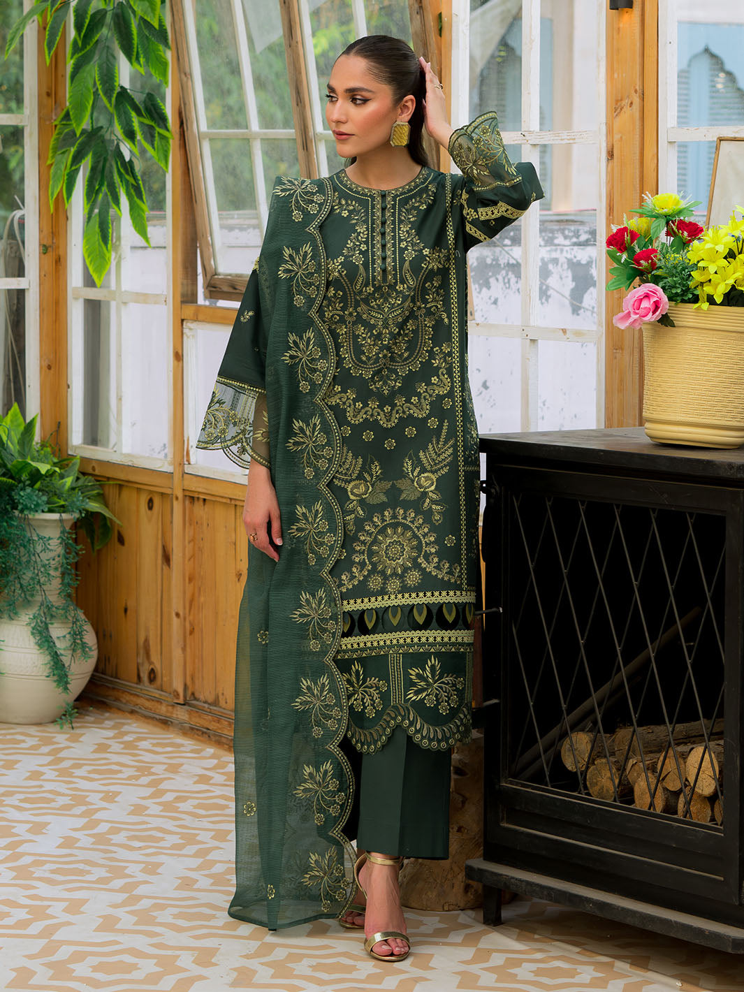 Mahnur | Bella Lawn 24 | BL - 06 by Mahnur - Designer Dress - Type: Ladies Clothes - Available at Libayah - 100% Original