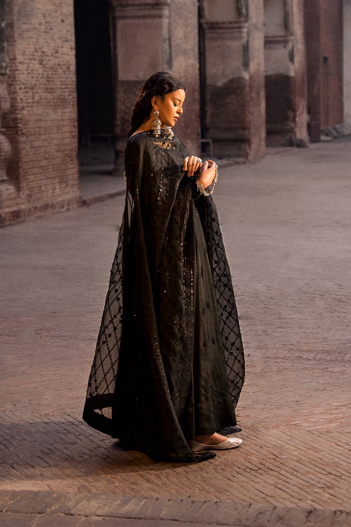Erum Khan | Shezadian Luxe Formals | Mumtaz by Erum Khan - Designer Dress - Type: Ladies Clothes - Available at Libayah - 100% Original