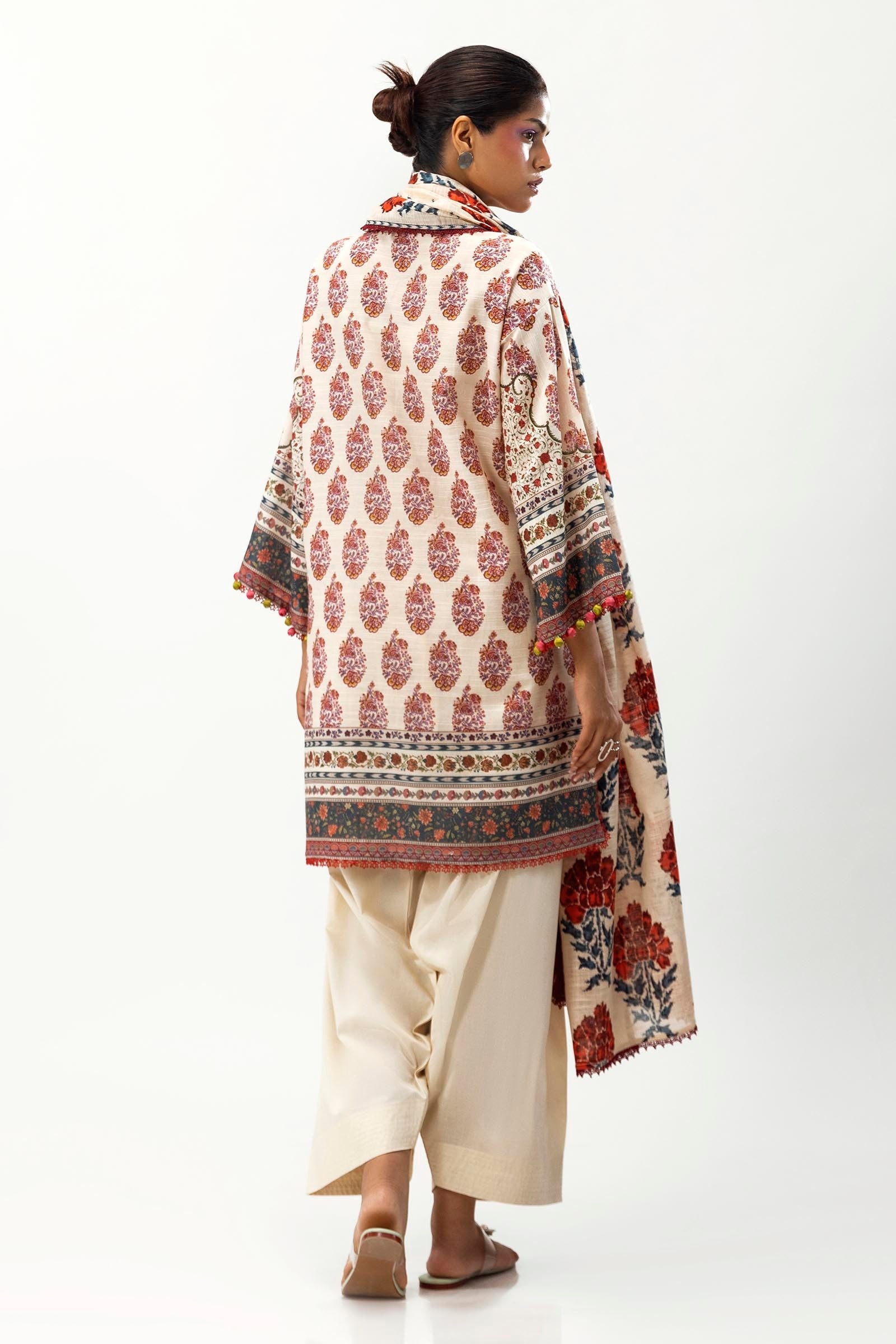 Sana Safinaz | Mahay Winter 24 | H243-003A-2Q by Sana Safinaz - Designer Dress - Type: Luxury - Available at Libayah - 100% Original