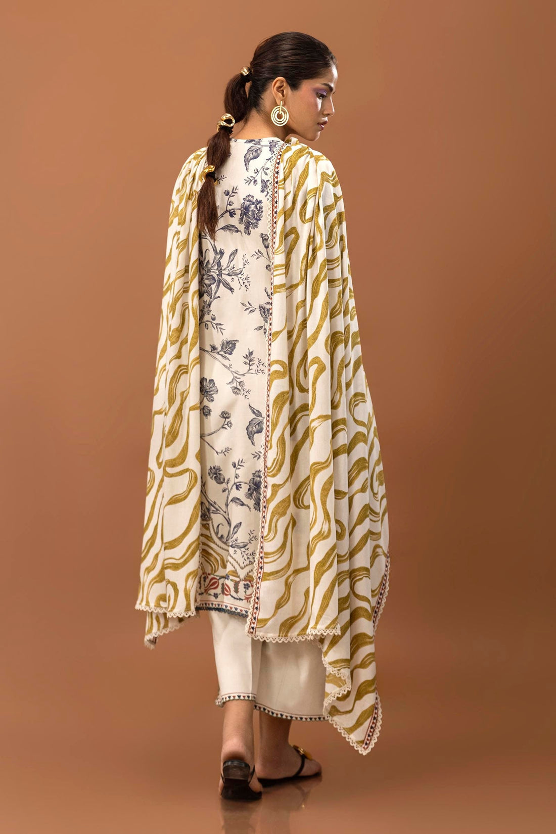 Sana Safinaz | Mahay Winter 24 | H243-004B-3DA by Sana Safinaz - Designer Dress - Type: Luxury - Available at Libayah - 100% Original