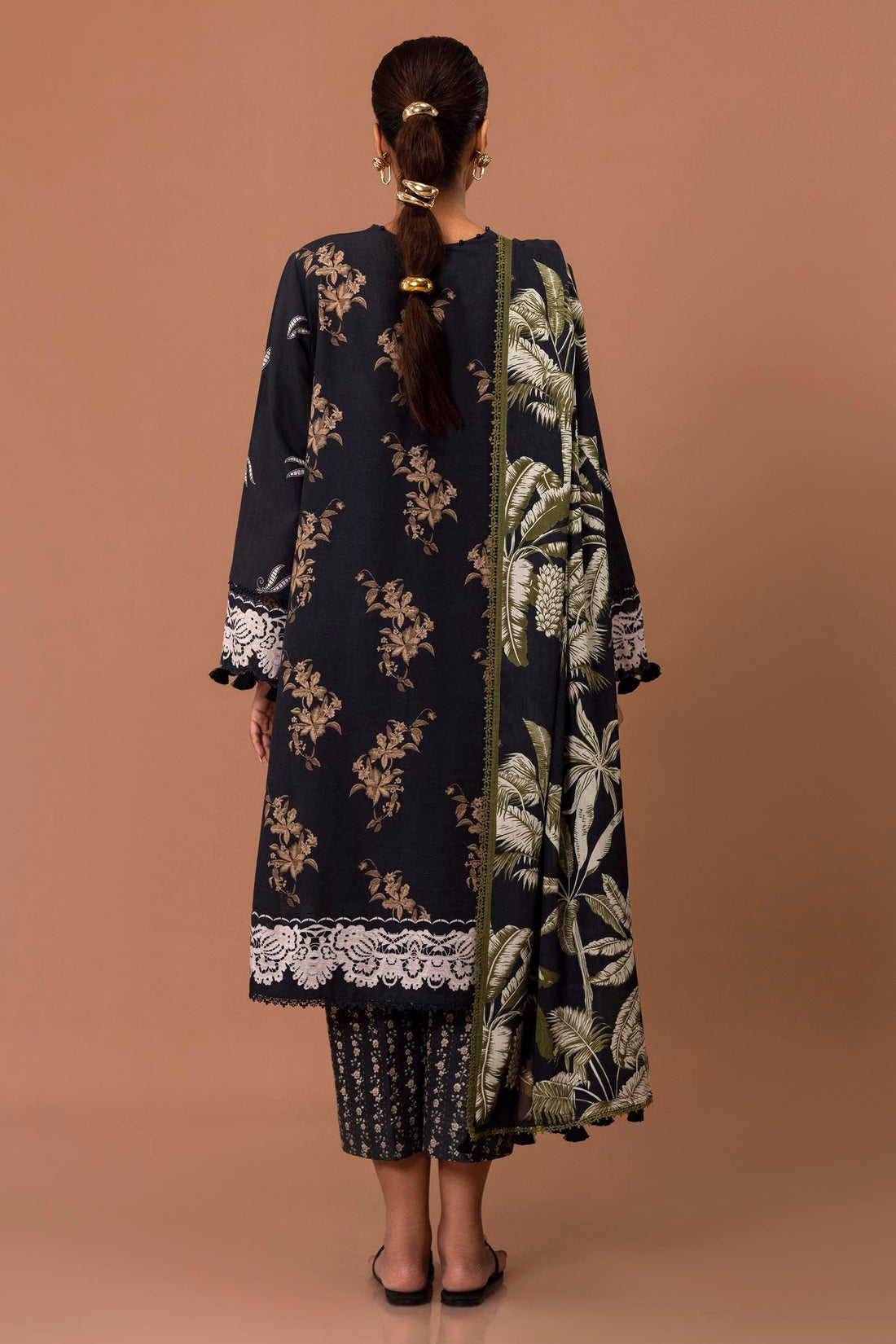 Sana Safinaz | Mahay Winter 24 | H243-006A-3DB by Sana Safinaz - Designer Dress - Type: Luxury - Available at Libayah - 100% Original