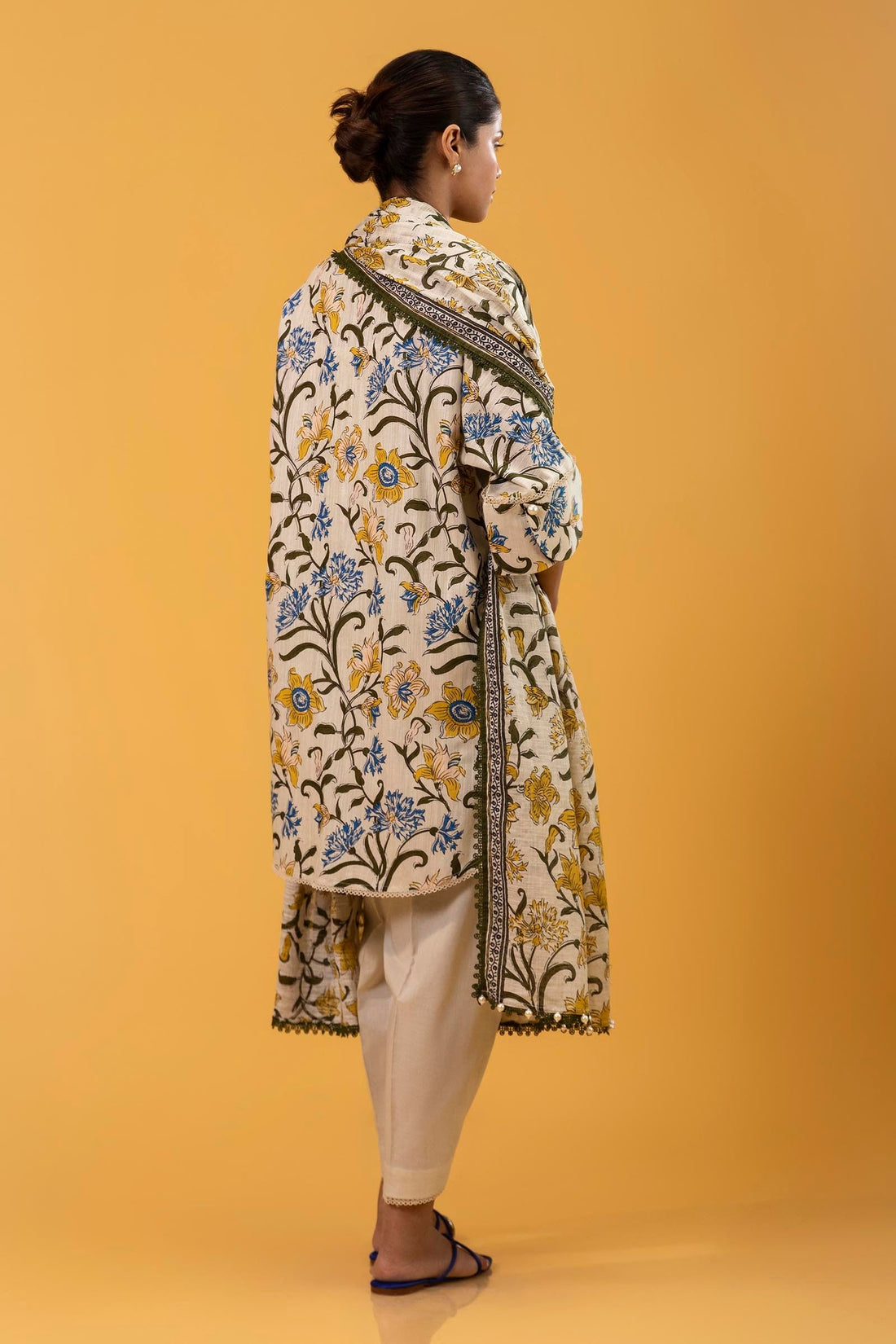 Sana Safinaz | Mahay Winter 24 | H243-017B-2Q by Sana Safinaz - Designer Dress - Type: Luxury - Available at Libayah - 100% Original