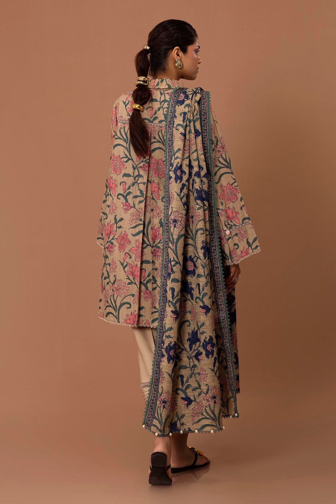 Sana Safinaz | Mahay Winter 24 | H243-017B-2Q by Sana Safinaz - Designer Dress - Type: Luxury - Available at Libayah - 100% Original