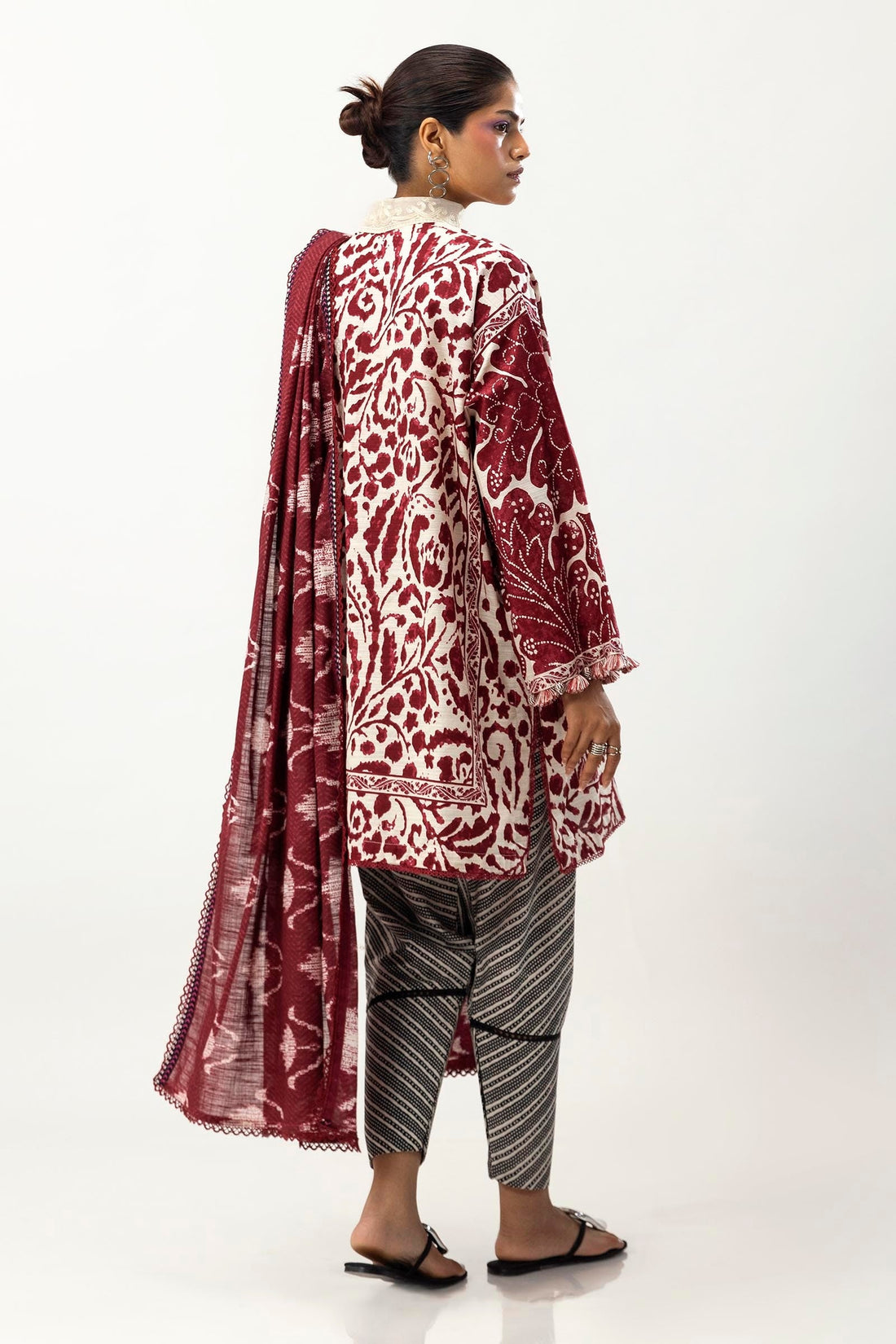 Sana Safinaz | Mahay Winter 24 | H243-018A-3CQ by Sana Safinaz - Designer Dress - Type: Luxury - Available at Libayah - 100% Original
