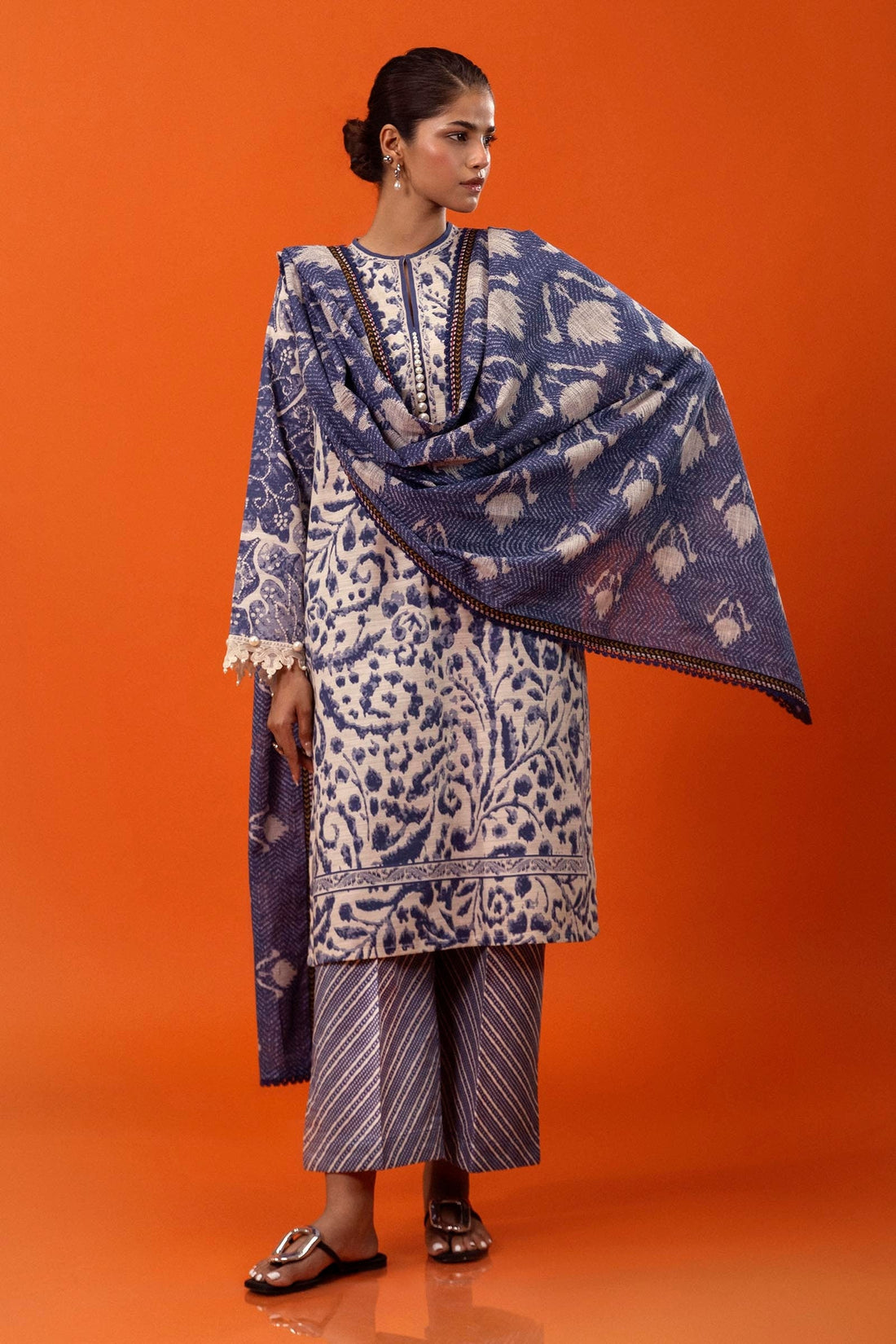 Sana Safinaz | Mahay Winter 24 | H243-018B-3CQ by Sana Safinaz - Designer Dress - Type: Luxury - Available at Libayah - 100% Original
