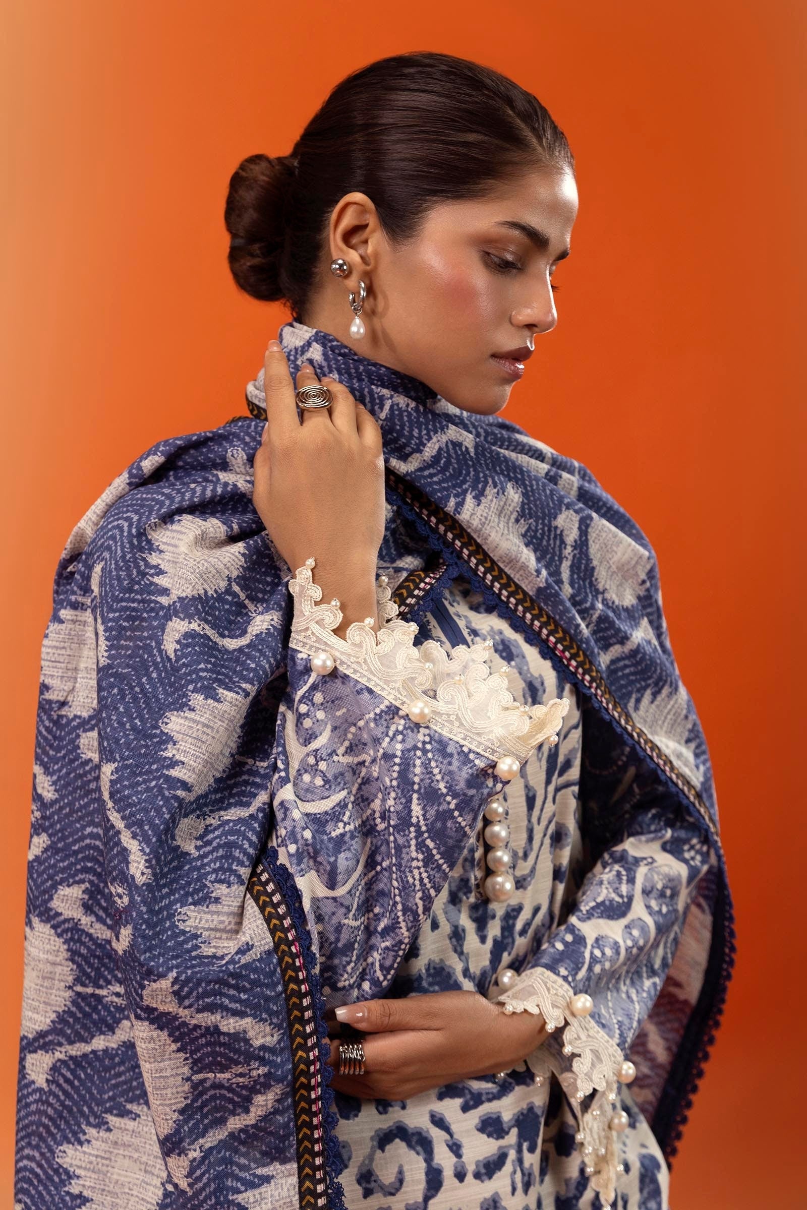 Sana Safinaz | Mahay Winter 24 | H243-018B-3CQ by Sana Safinaz - Designer Dress - Type: Luxury - Available at Libayah - 100% Original