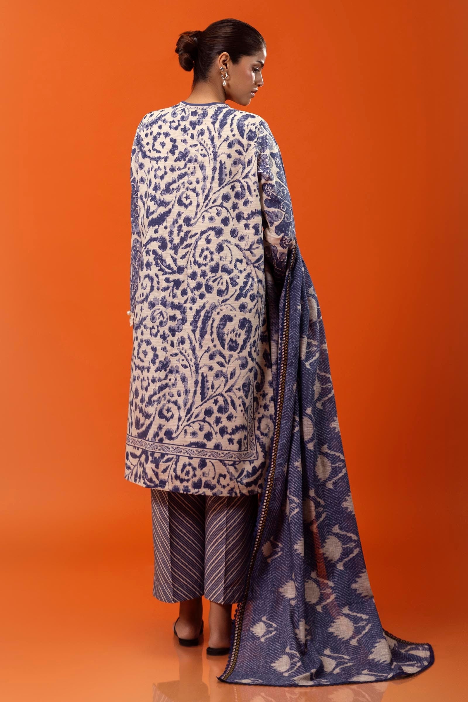 Sana Safinaz | Mahay Winter 24 | H243-018B-3CQ by Sana Safinaz - Designer Dress - Type: Luxury - Available at Libayah - 100% Original