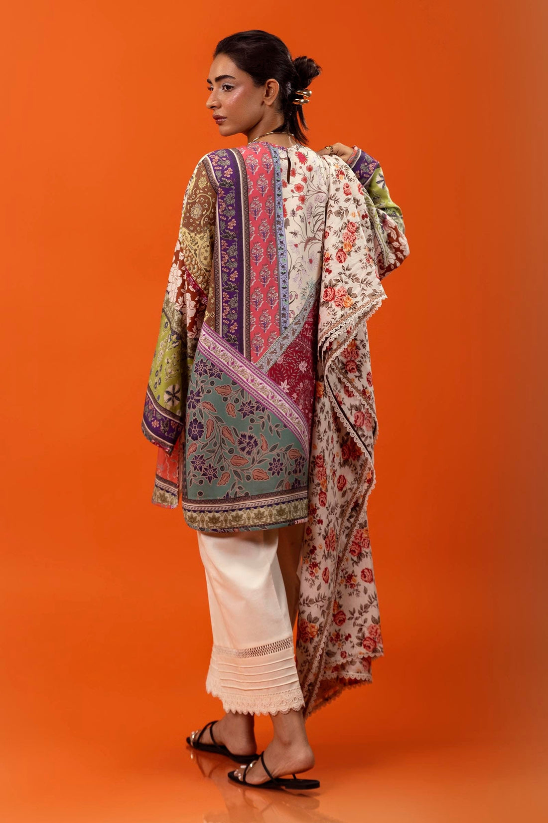 Sana Safinaz | Mahay Winter 24 | H243-020A-2DI by Sana Safinaz - Designer Dress - Type: Luxury - Available at Libayah - 100% Original